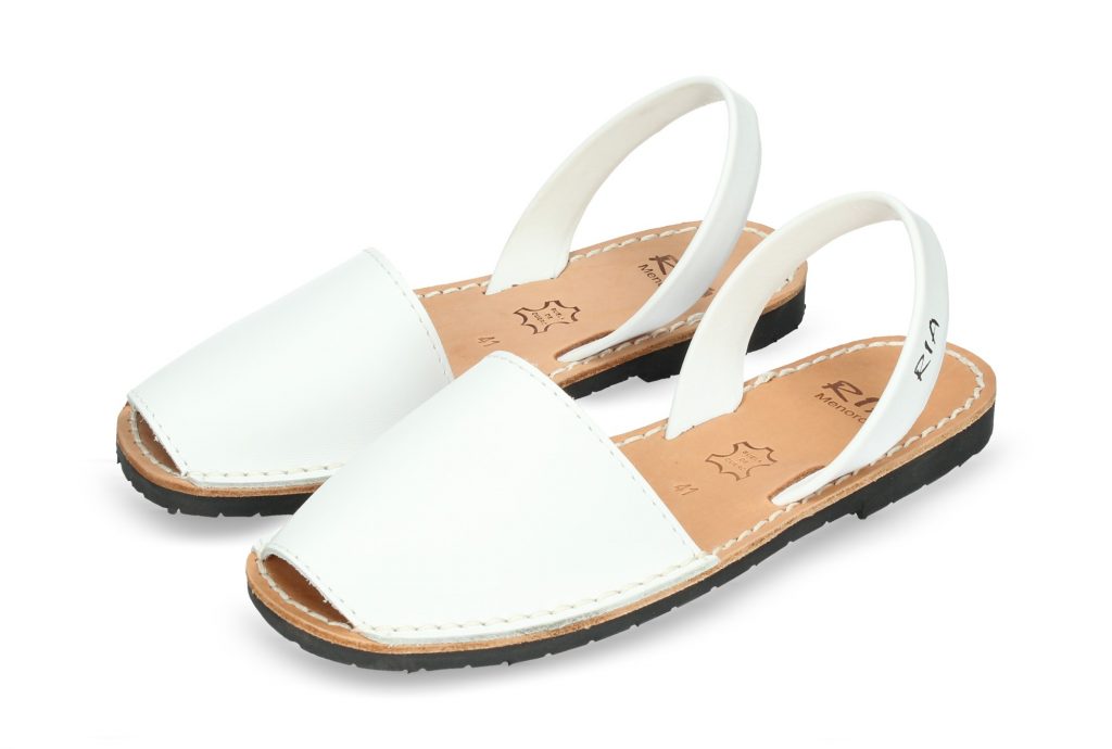 Menorquina Piel Blanco. Tallas 29 a 43.