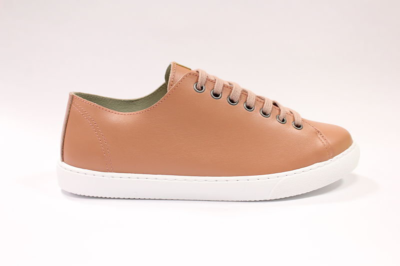 imagen principal Zapatilla en piel maquillaje con cordones. Tallas 35 a 41.