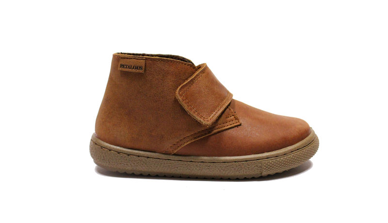 Botín en Piel Camel con velcro. Tallas 23 a 35.