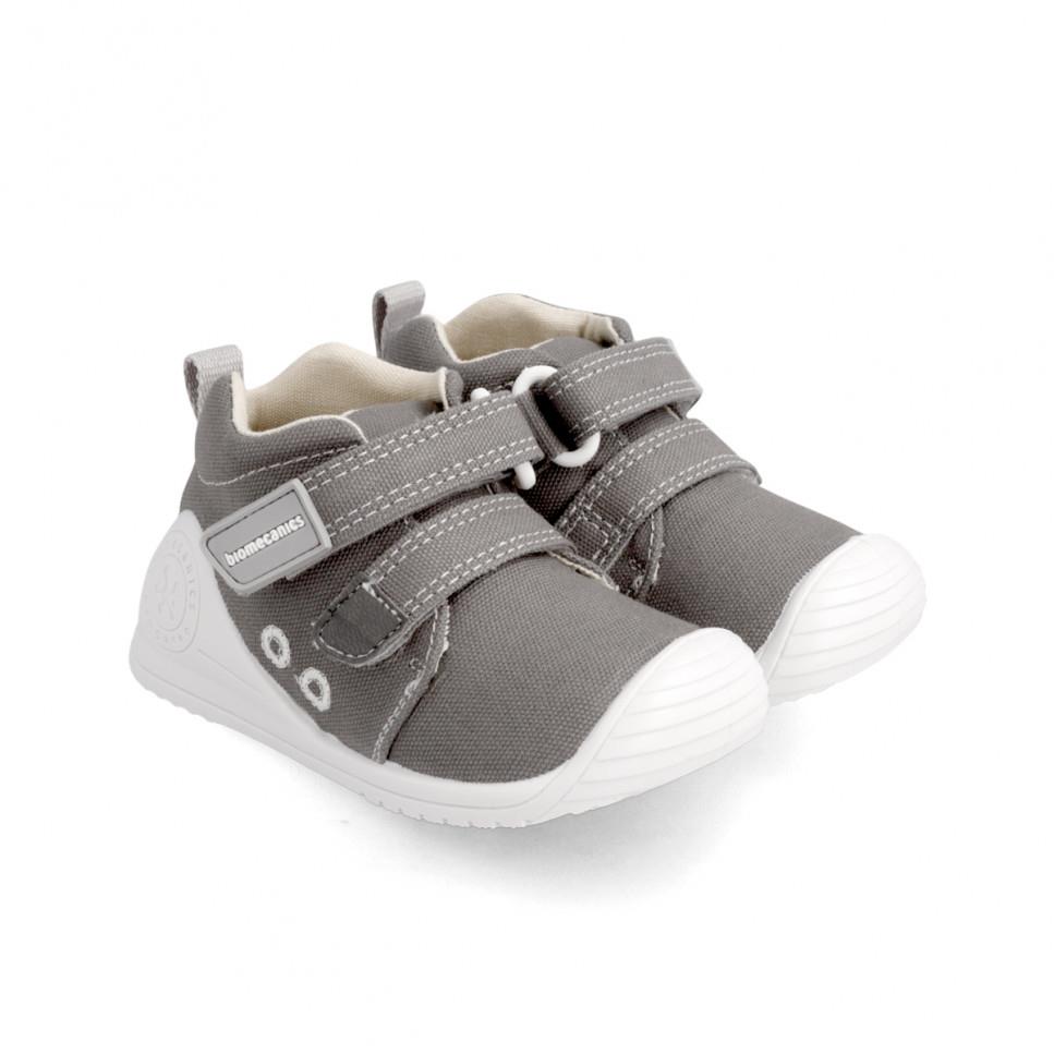 Zapatilla de lona gris con velcros BIOMECANICS