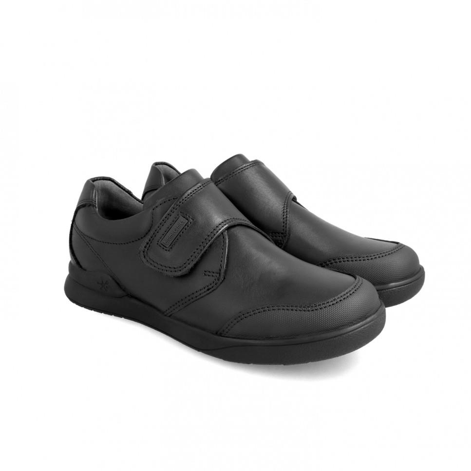 Zapato de piel negro con puntera y velcro Biomecanics
