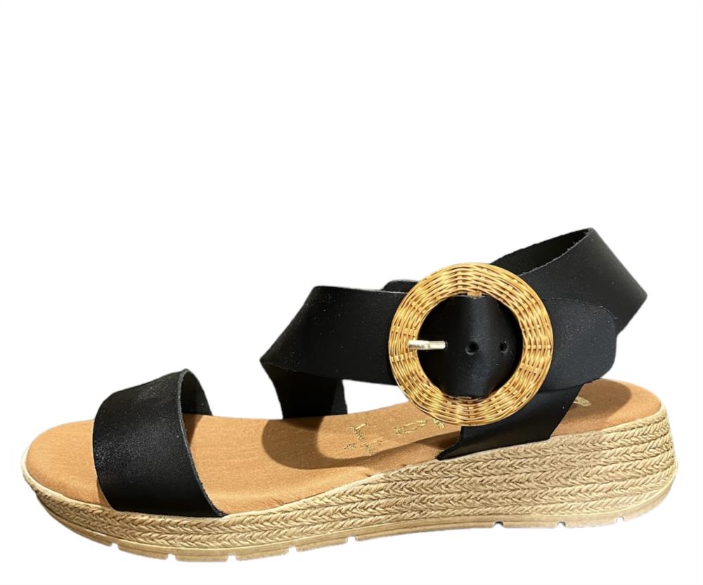 Sandalia de piel negro con hebilla