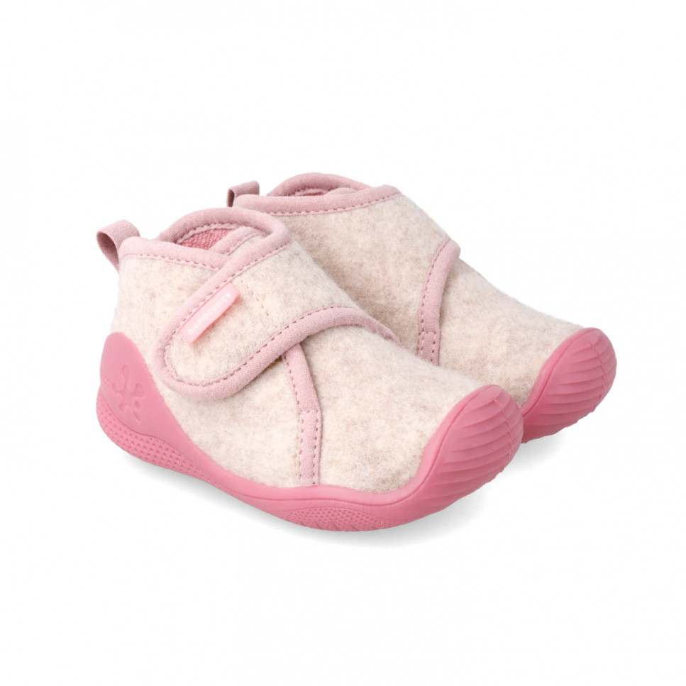 Zapatilla de casa en fieltro beige con velcro BIOMECANICS