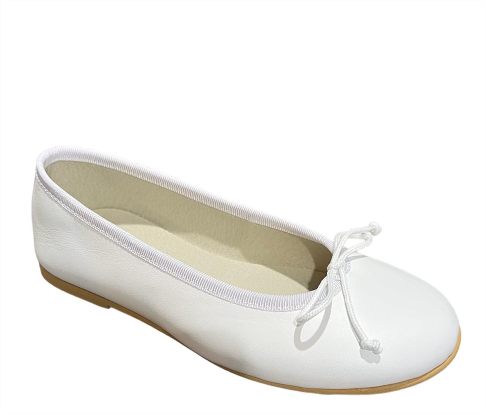 Bailarina en piel blanco