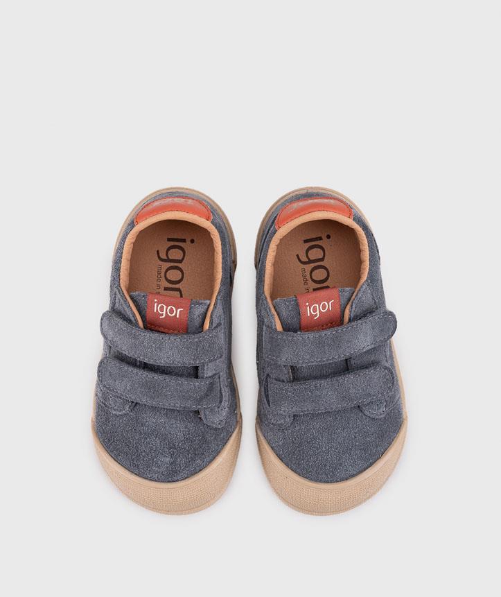Zapatilla dos velcros en color gris