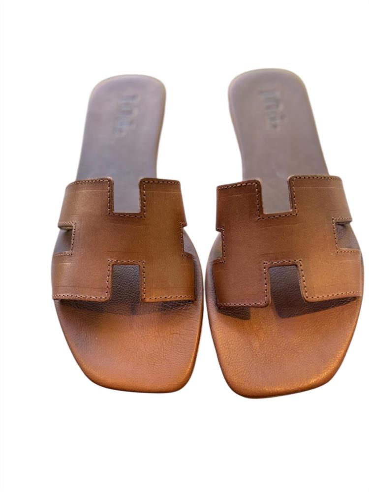 Sandalia plana estilo Hermés